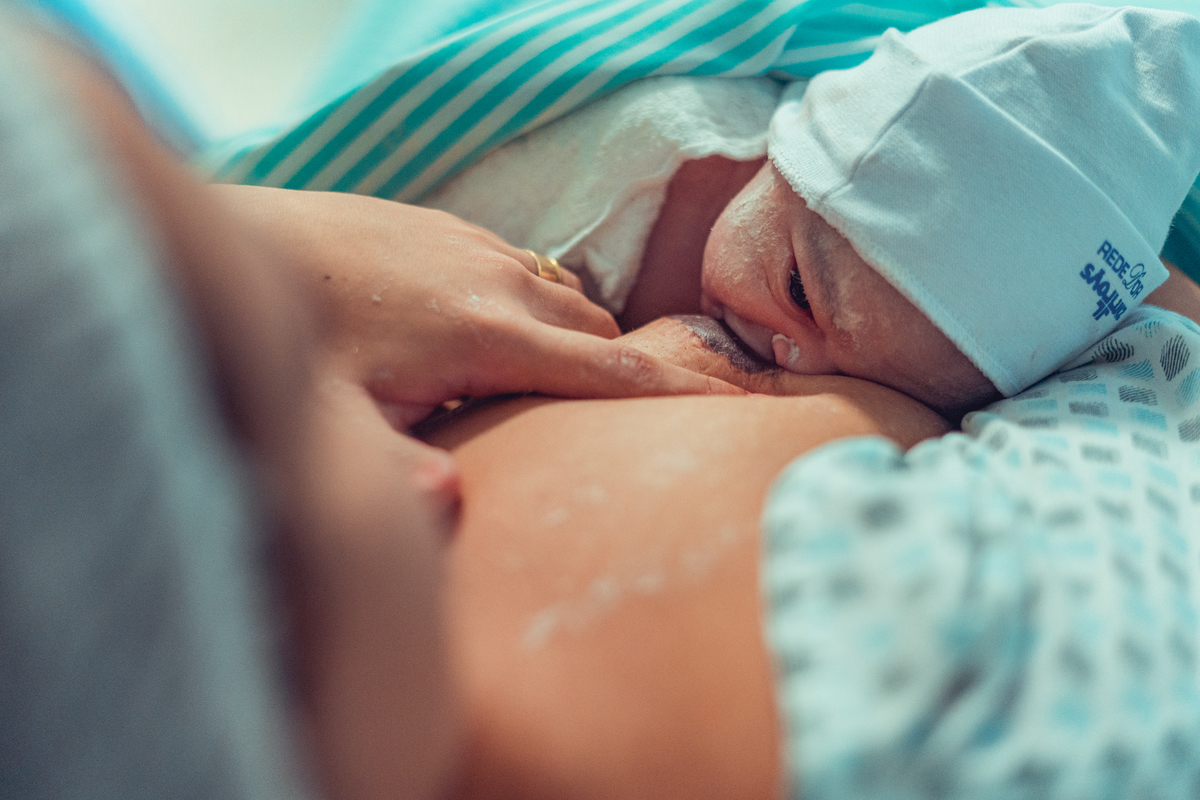 parto humanizado natural normal hospital hospitalar fotógrafa fotógrafas senhoritas fotografia salvador bahia fotografia nascimento bebê gestante grávida casa matris obstetra bruna bittencourt doula saroca hospital aliança