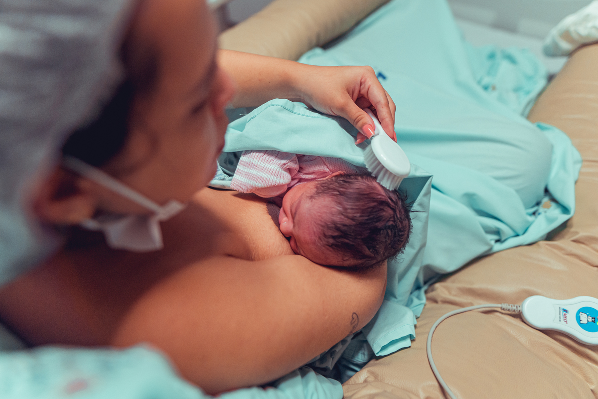 parto humanizado natural normal hospital hospitalar fotógrafa fotógrafas senhoritas fotografia salvador bahia fotografia nascimento bebê gestante grávida casa matris obstetra bruna bittencourt doula saroca hospital aliança