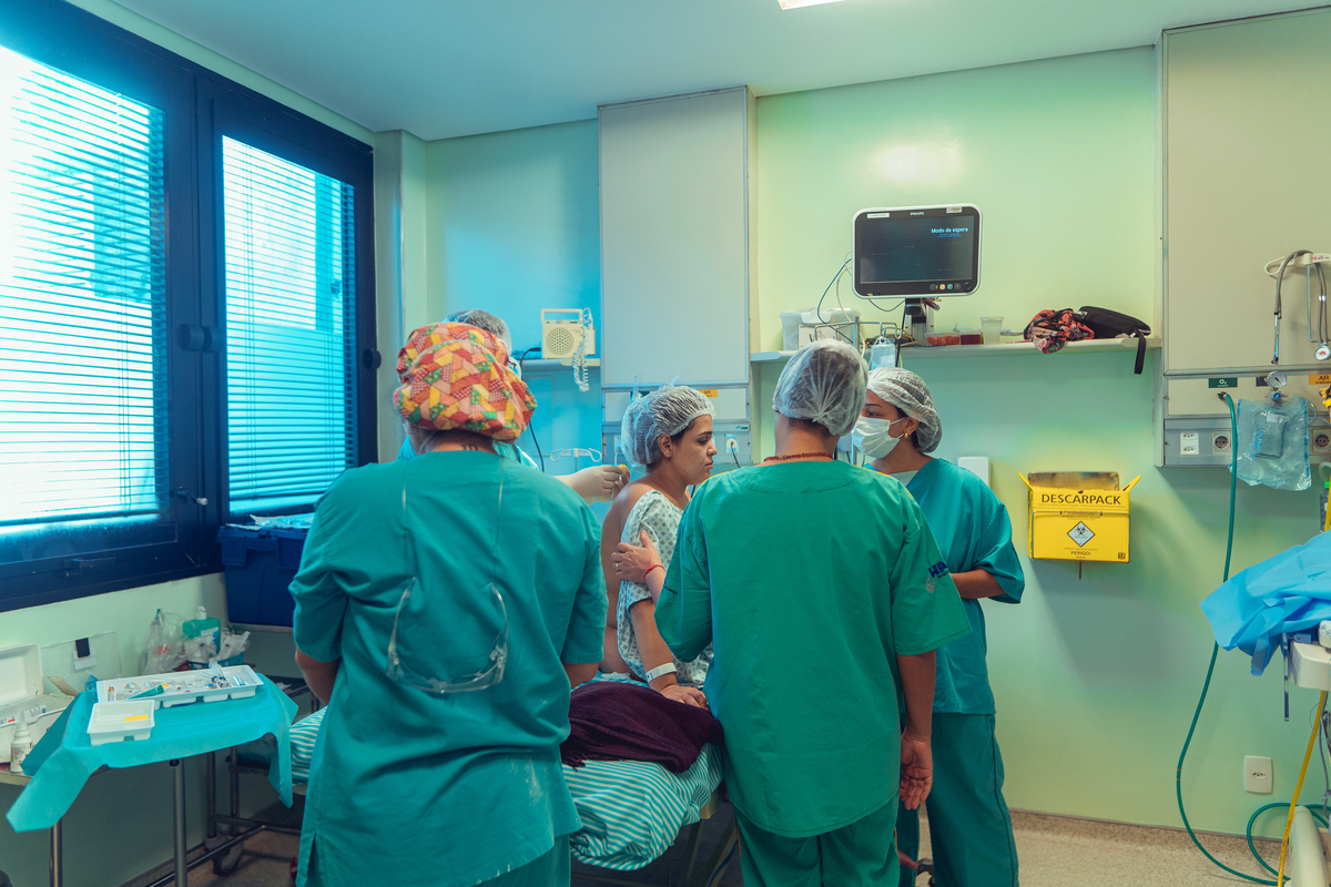 parto humanizado natural normal hospital hospitalar fotógrafa fotógrafas senhoritas fotografia salvador bahia fotografia nascimento bebê gestante grávida casa matris obstetra bruna bittencourt doula saroca hospital aliança