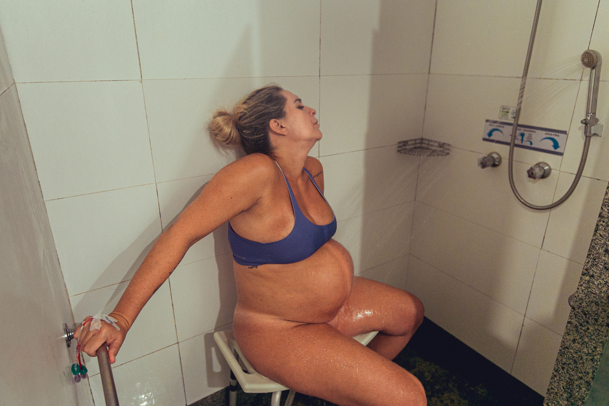 parto humanizado natural normal hospital hospitalar fotógrafa fotógrafas senhoritas fotografia salvador bahia fotografia nascimento bebê gestante grávida vervita parto humanizado obstetra camila rabello enfermeira mara menezes hospital aliança