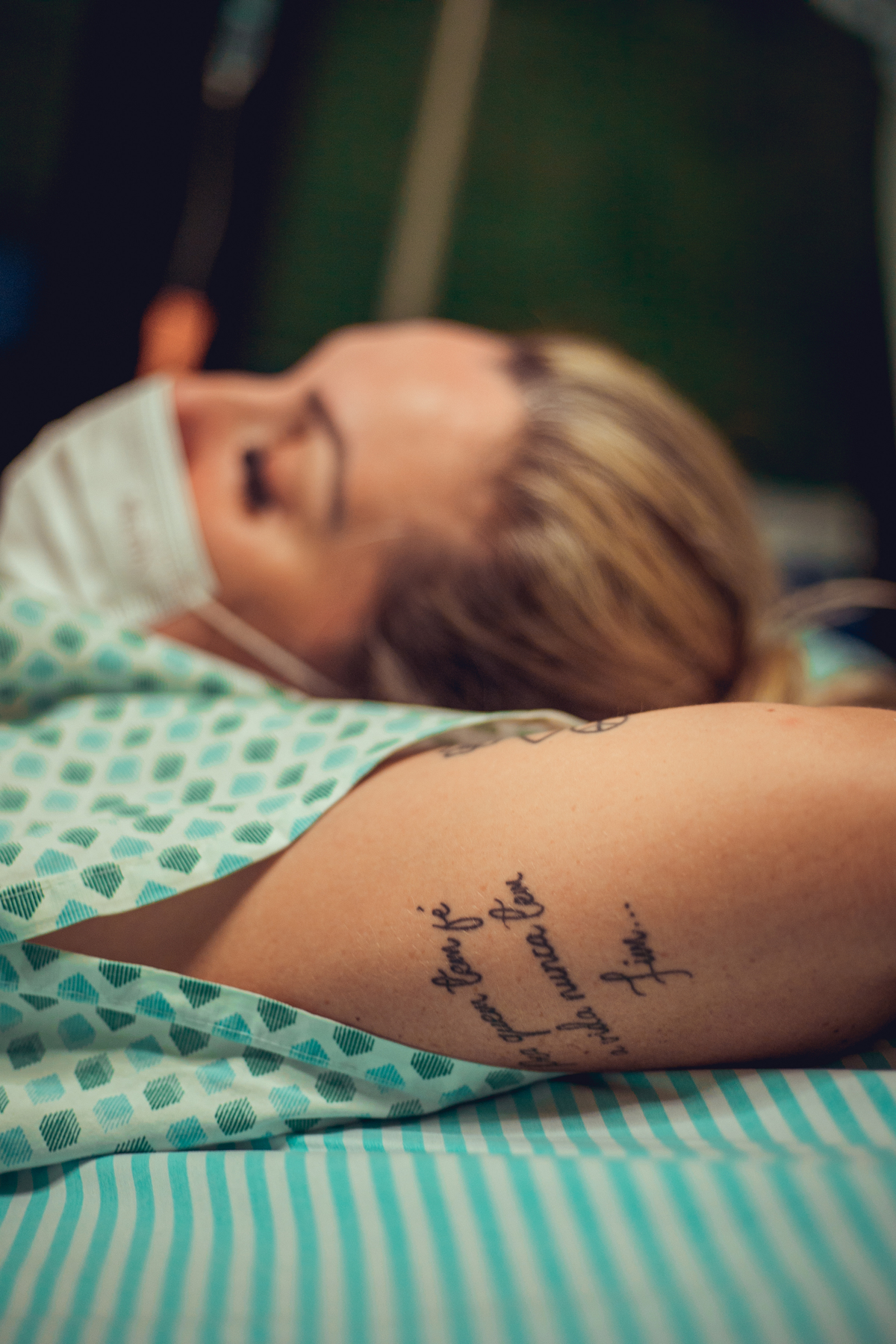 parto humanizado natural normal hospital hospitalar fotógrafa fotógrafas senhoritas fotografia salvador bahia fotografia nascimento bebê gestante grávida vervita parto humanizado obstetra camila rabello enfermeira mara menezes hospital aliança