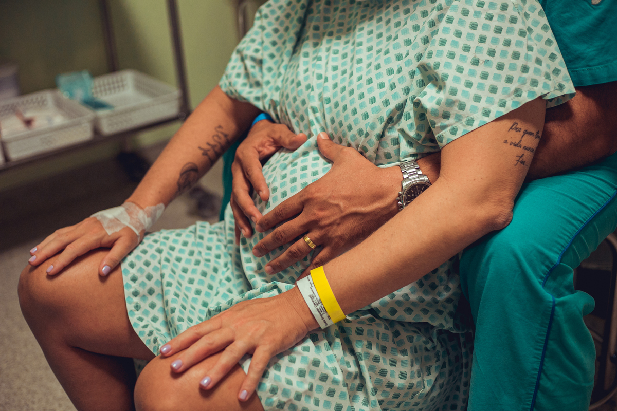parto humanizado natural normal hospital hospitalar fotógrafa fotógrafas senhoritas fotografia salvador bahia fotografia nascimento bebê gestante grávida vervita parto humanizado obstetra camila rabello enfermeira mara menezes hospital aliança