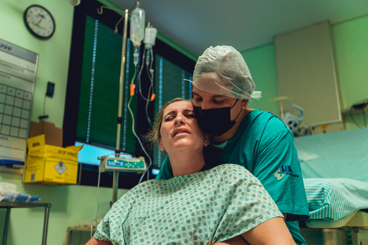 parto humanizado natural normal hospital hospitalar fotógrafa fotógrafas senhoritas fotografia salvador bahia fotografia nascimento bebê gestante grávida vervita parto humanizado obstetra camila rabello enfermeira mara menezes hospital aliança