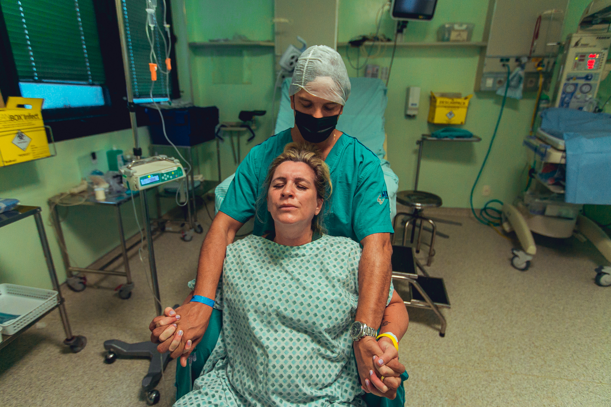 parto humanizado natural normal hospital hospitalar fotógrafa fotógrafas senhoritas fotografia salvador bahia fotografia nascimento bebê gestante grávida vervita parto humanizado obstetra camila rabello enfermeira mara menezes hospital aliança