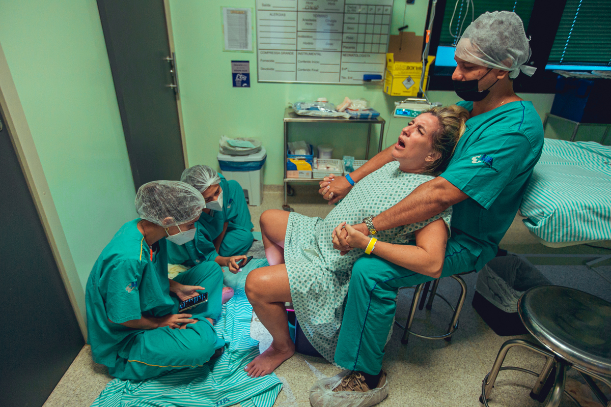 parto humanizado natural normal hospital hospitalar fotógrafa fotógrafas senhoritas fotografia salvador bahia fotografia nascimento bebê gestante grávida vervita parto humanizado obstetra camila rabello enfermeira mara menezes hospital aliança