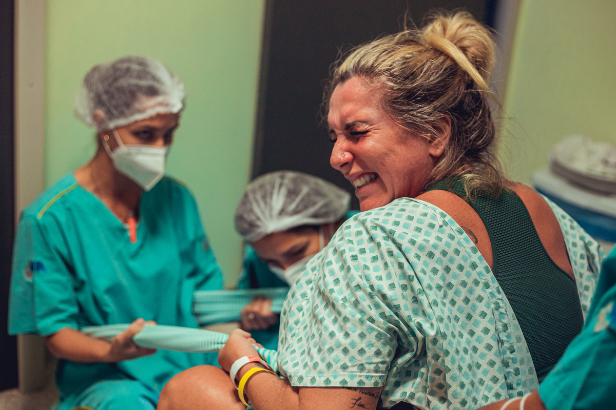 parto humanizado natural normal hospital hospitalar fotógrafa fotógrafas senhoritas fotografia salvador bahia fotografia nascimento bebê gestante grávida vervita parto humanizado obstetra camila rabello enfermeira mara menezes hospital aliança