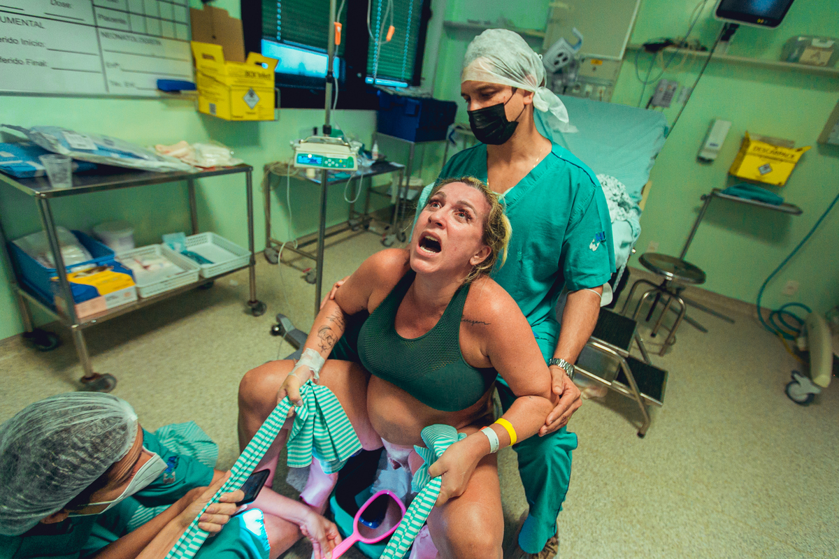 parto humanizado natural normal hospital hospitalar fotógrafa fotógrafas senhoritas fotografia salvador bahia fotografia nascimento bebê gestante grávida vervita parto humanizado obstetra camila rabello enfermeira mara menezes hospital aliança