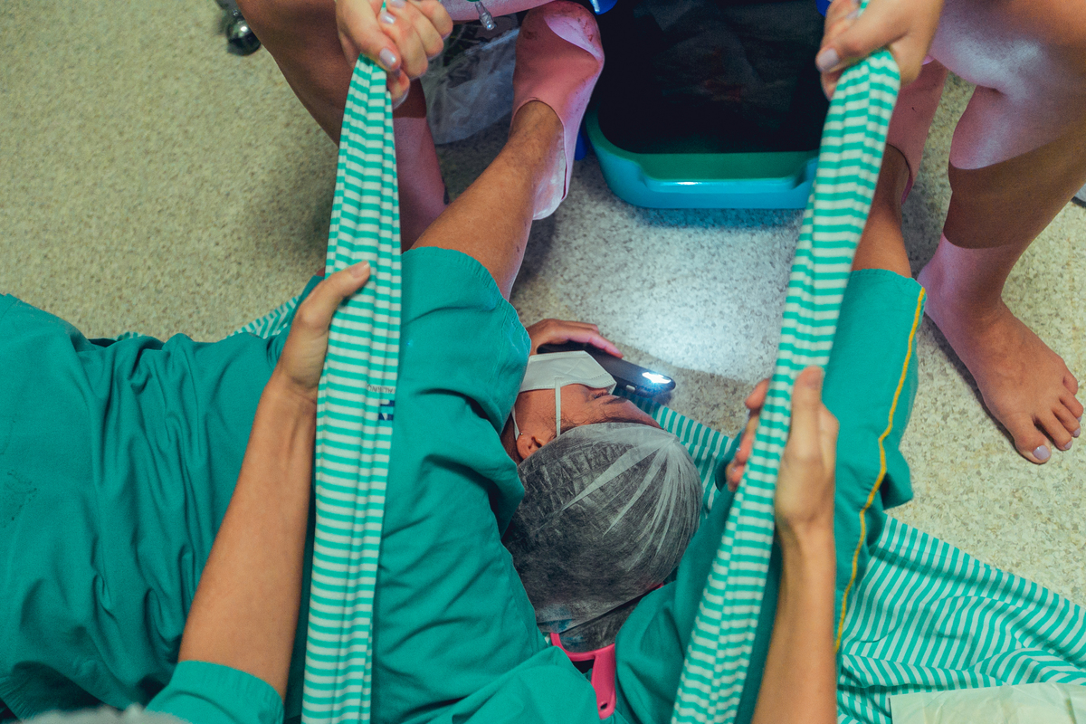 parto humanizado natural normal hospital hospitalar fotógrafa fotógrafas senhoritas fotografia salvador bahia fotografia nascimento bebê gestante grávida vervita parto humanizado obstetra camila rabello enfermeira mara menezes hospital aliança