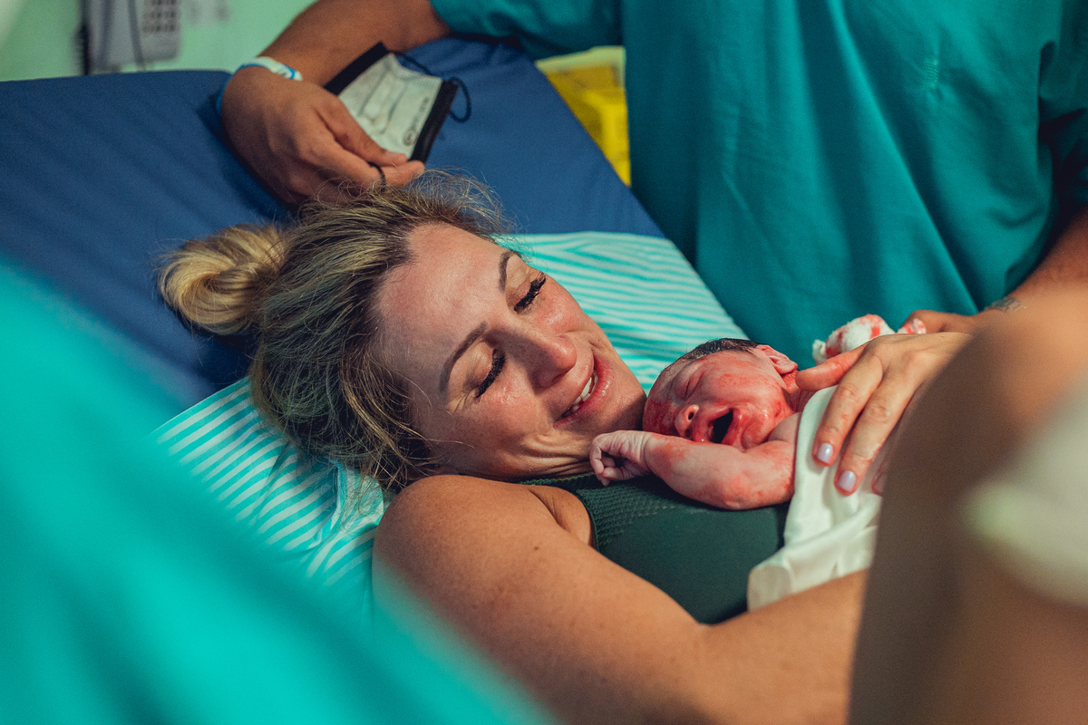 parto humanizado natural normal hospital hospitalar fotógrafa fotógrafas senhoritas fotografia salvador bahia fotografia nascimento bebê gestante grávida vervita parto humanizado obstetra camila rabello enfermeira mara menezes hospital aliança
