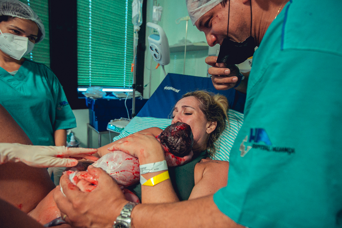 parto humanizado natural normal hospital hospitalar fotógrafa fotógrafas senhoritas fotografia salvador bahia fotografia nascimento bebê gestante grávida vervita parto humanizado obstetra camila rabello enfermeira mara menezes hospital aliança