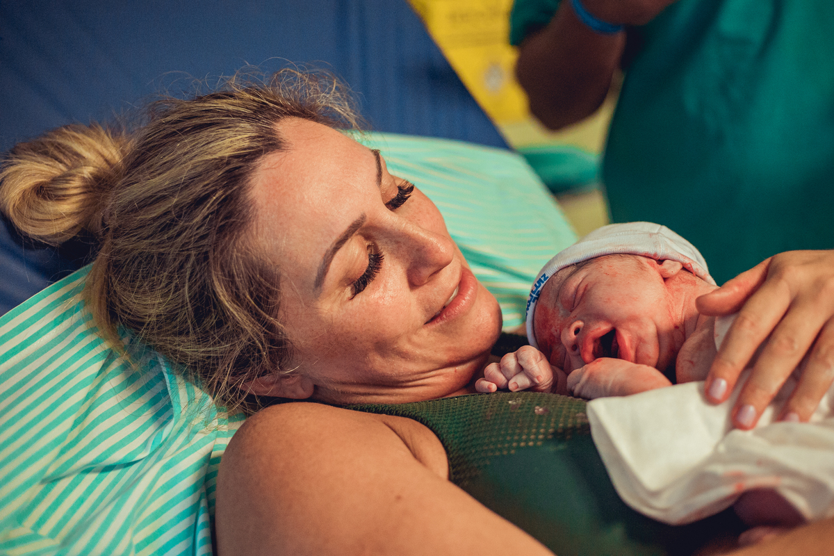parto humanizado natural normal hospital hospitalar fotógrafa fotógrafas senhoritas fotografia salvador bahia fotografia nascimento bebê gestante grávida vervita parto humanizado obstetra camila rabello enfermeira mara menezes hospital aliança