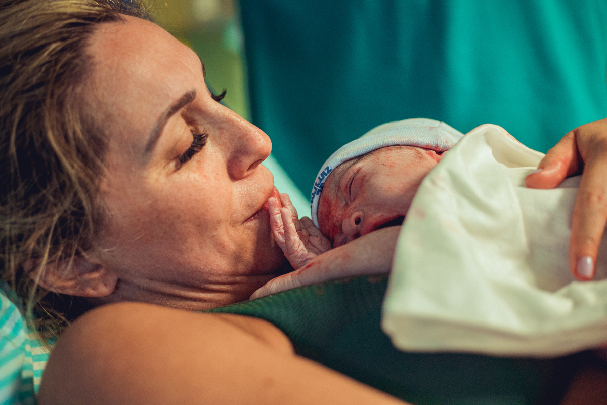 parto humanizado natural normal hospital hospitalar fotógrafa fotógrafas senhoritas fotografia salvador bahia fotografia nascimento bebê gestante grávida vervita parto humanizado obstetra camila rabello enfermeira mara menezes hospital aliança