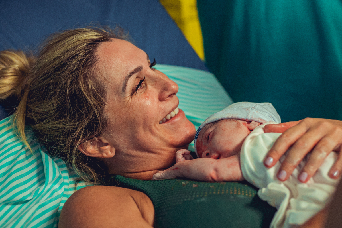 parto humanizado natural normal hospital hospitalar fotógrafa fotógrafas senhoritas fotografia salvador bahia fotografia nascimento bebê gestante grávida vervita parto humanizado obstetra camila rabello enfermeira mara menezes hospital aliança