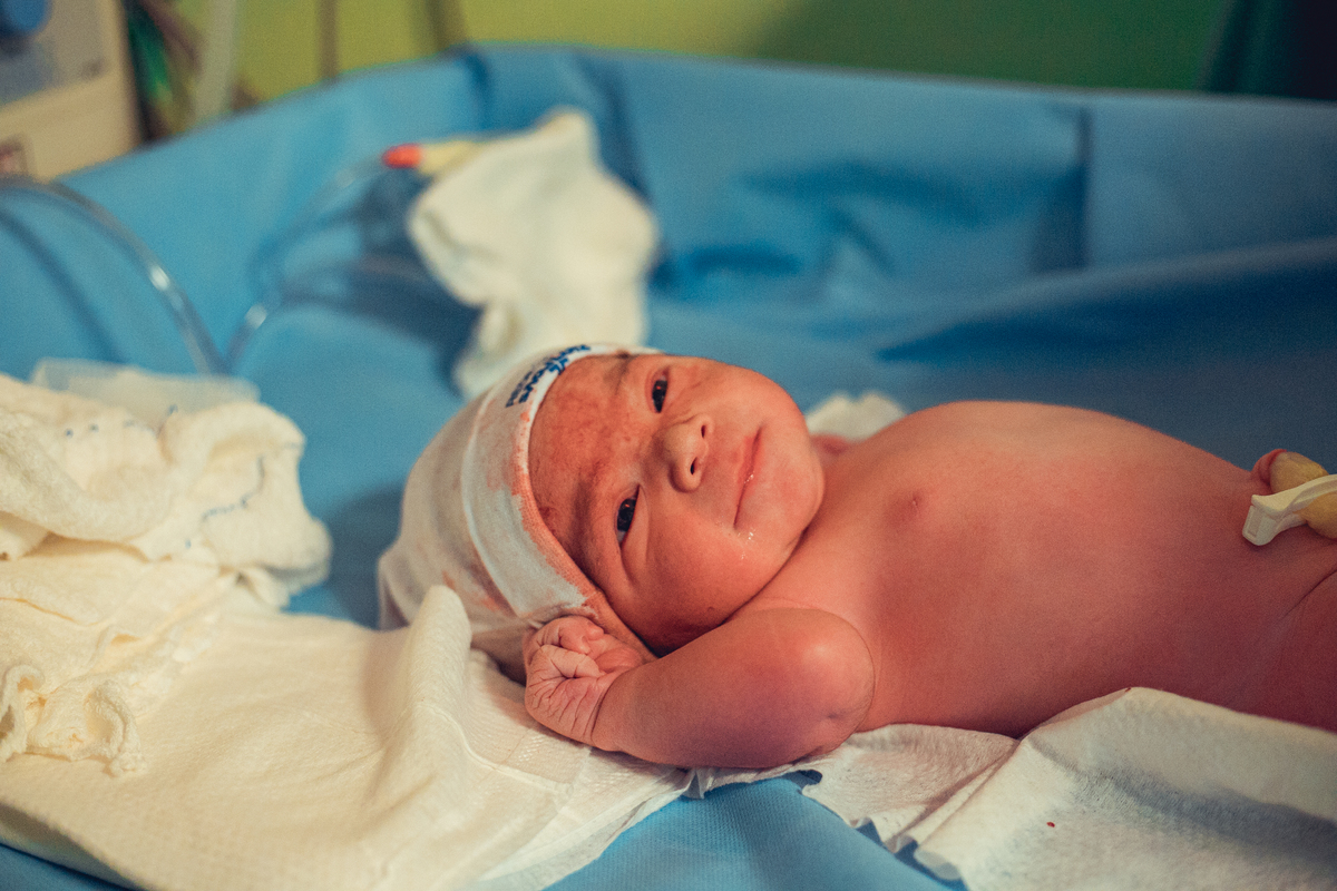 parto humanizado natural normal hospital hospitalar fotógrafa fotógrafas senhoritas fotografia salvador bahia fotografia nascimento bebê gestante grávida vervita parto humanizado obstetra camila rabello enfermeira mara menezes hospital aliança