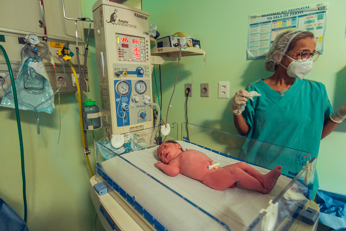 parto humanizado natural normal hospital hospitalar fotógrafa fotógrafas senhoritas fotografia salvador bahia fotografia nascimento bebê gestante grávida vervita parto humanizado obstetra camila rabello enfermeira mara menezes hospital aliança