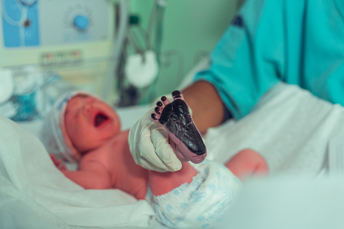 parto humanizado natural normal hospital hospitalar fotógrafa fotógrafas senhoritas fotografia salvador bahia fotografia nascimento bebê gestante grávida vervita parto humanizado obstetra camila rabello enfermeira mara menezes hospital aliança