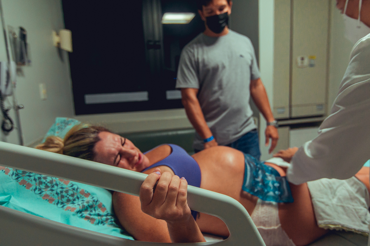 parto humanizado natural normal hospital hospitalar fotógrafa fotógrafas senhoritas fotografia salvador bahia fotografia nascimento bebê gestante grávida vervita parto humanizado obstetra camila rabello enfermeira mara menezes hospital aliança