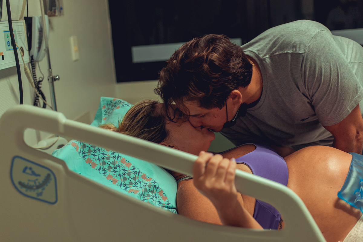 parto humanizado natural normal hospital hospitalar fotógrafa fotógrafas senhoritas fotografia salvador bahia fotografia nascimento bebê gestante grávida vervita parto humanizado obstetra camila rabello enfermeira mara menezes hospital aliança