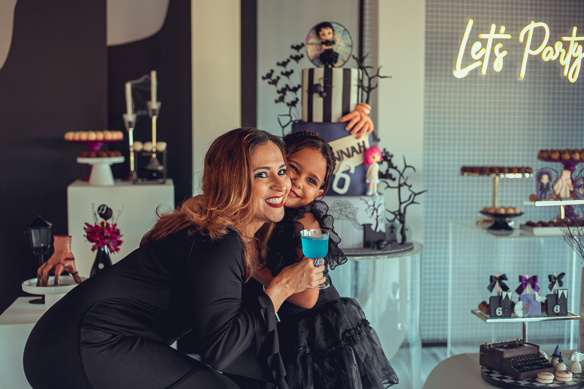 aniversário infantil festa criança decoração bolo as festas de manuca wandinha hannah 06 anos senhoritas fotografia salvador bahia fotografia de família fotógrafas