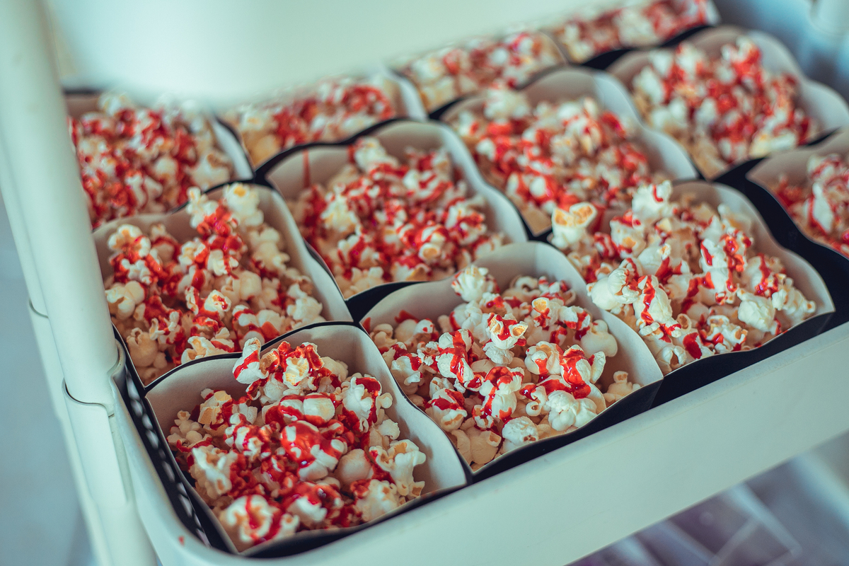 aniversário infantil festa criança decoração bolo as festas de manuca wandinha hannah 06 anos senhoritas fotografia salvador bahia fotografia de família fotógrafas