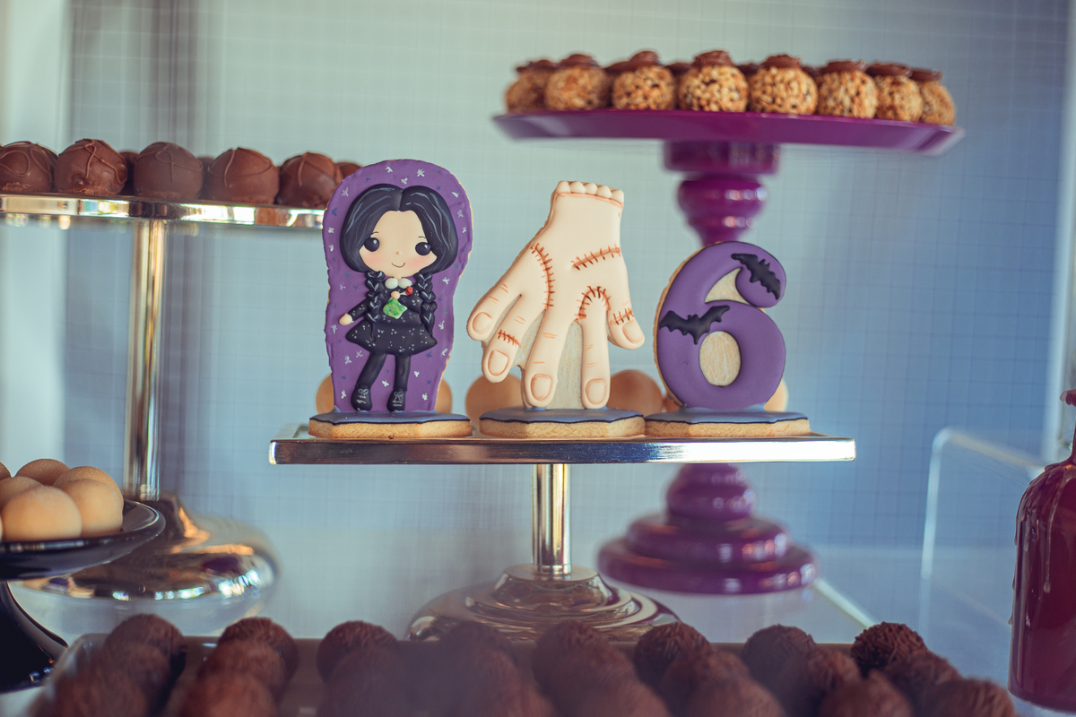 aniversário infantil festa criança decoração bolo as festas de manuca wandinha hannah 06 anos senhoritas fotografia salvador bahia fotografia de família fotógrafas