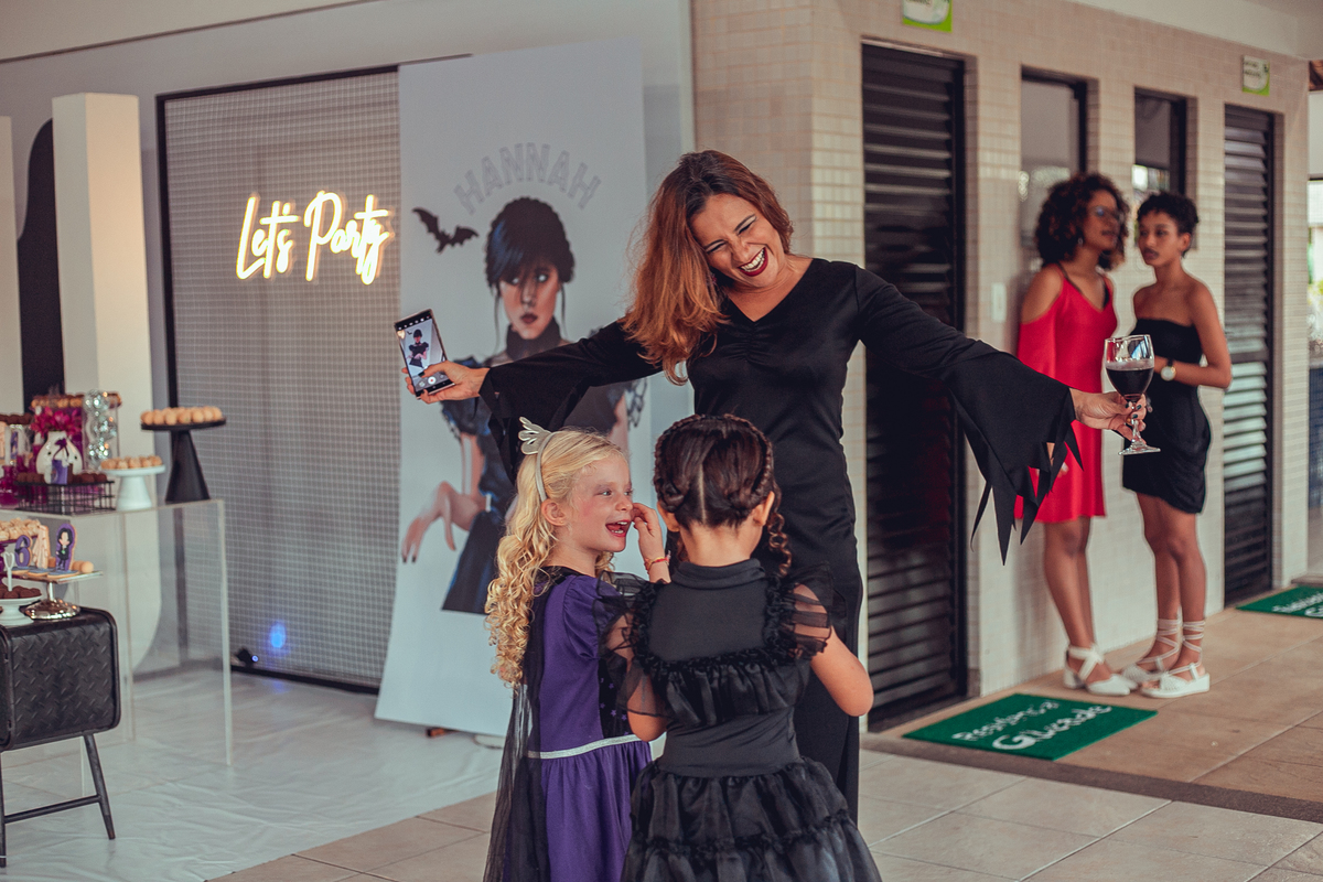 aniversário infantil festa criança decoração bolo as festas de manuca wandinha hannah 06 anos senhoritas fotografia salvador bahia fotografia de família fotógrafas