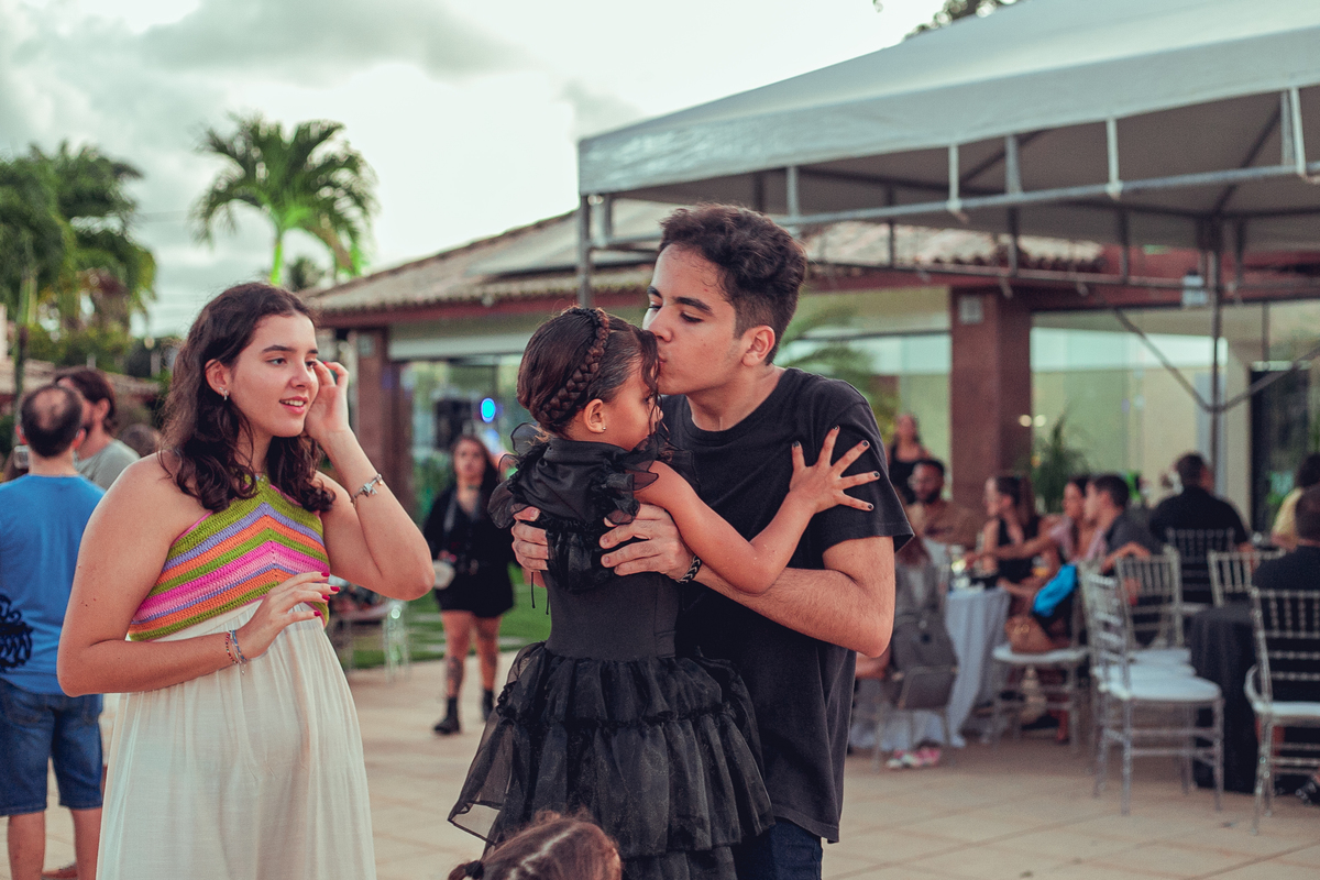 aniversário infantil festa criança decoração bolo as festas de manuca wandinha hannah 06 anos senhoritas fotografia salvador bahia fotografia de família fotógrafas