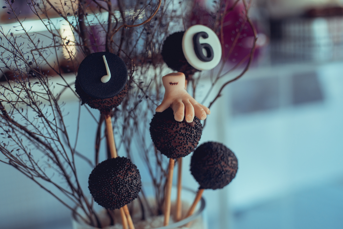 aniversário infantil festa criança decoração bolo as festas de manuca wandinha hannah 06 anos senhoritas fotografia salvador bahia fotografia de família fotógrafas