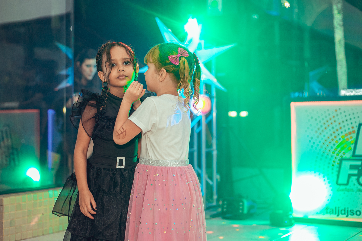 aniversário infantil festa criança decoração bolo as festas de manuca wandinha hannah 06 anos senhoritas fotografia salvador bahia fotografia de família fotógrafas