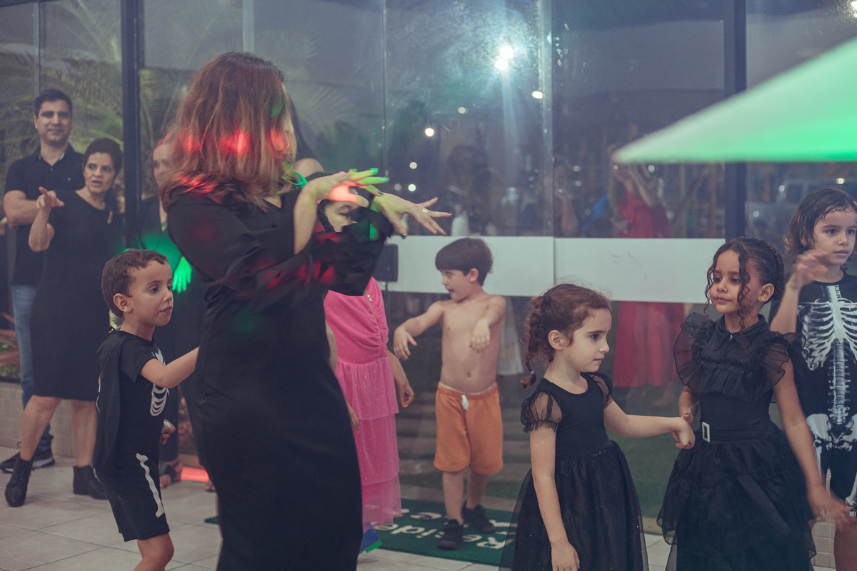 aniversário infantil festa criança decoração bolo as festas de manuca wandinha hannah 06 anos senhoritas fotografia salvador bahia fotografia de família fotógrafas