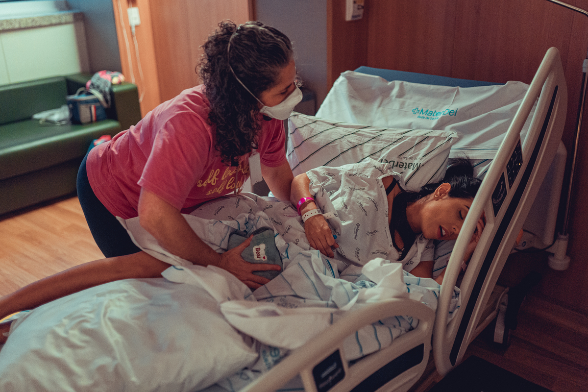 senhoritas fotografia nascimento fotógrafas de parto normal humanizado natural hospital materdei salvador bahia obstetra mirella fonseca fotografia documental gestante grávida bebê fotógrafa