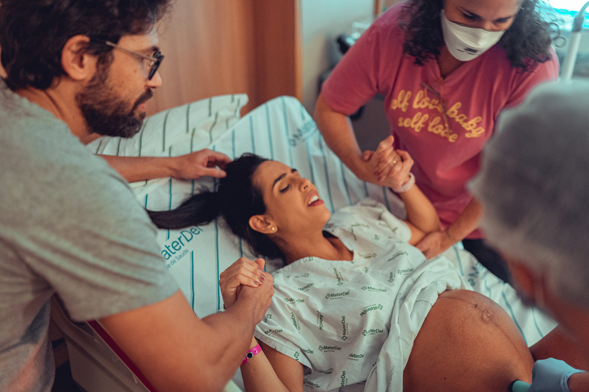 senhoritas fotografia nascimento fotógrafas de parto normal humanizado natural hospital materdei salvador bahia obstetra mirella fonseca fotografia documental gestante grávida bebê fotógrafa