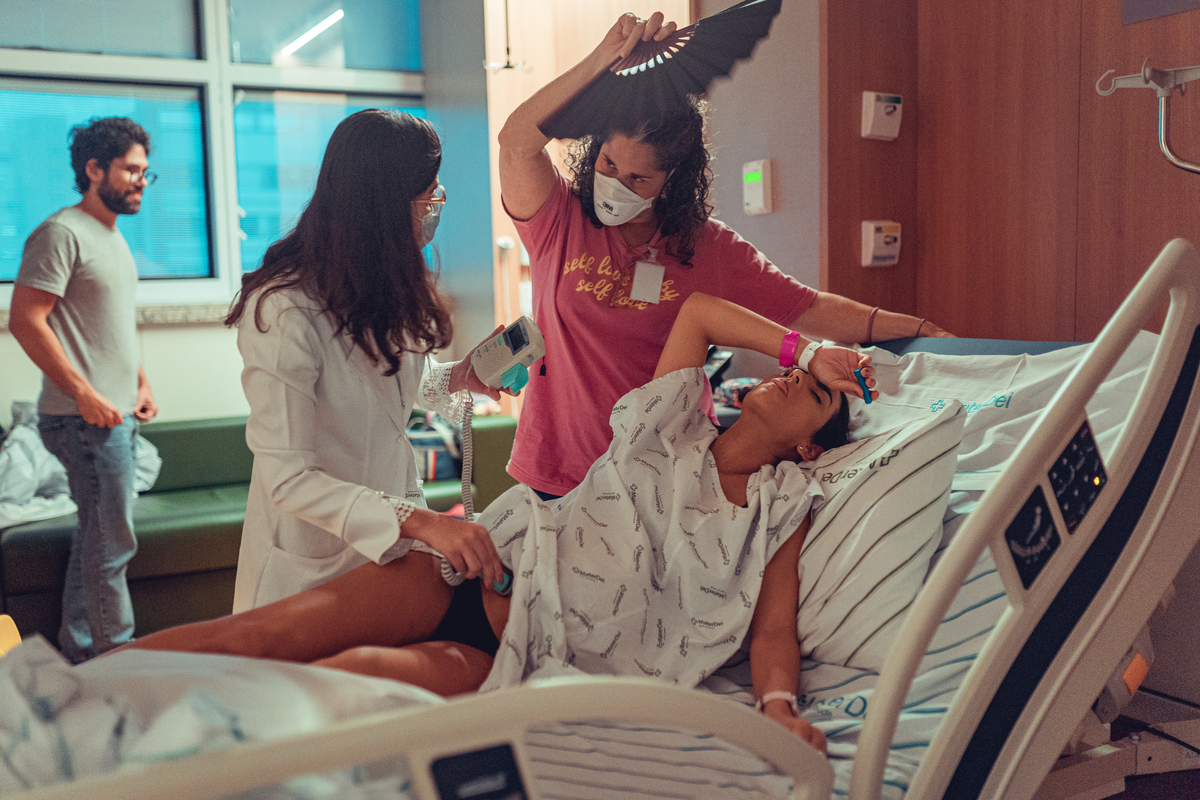 senhoritas fotografia nascimento fotógrafas de parto normal humanizado natural hospital materdei salvador bahia obstetra mirella fonseca fotografia documental gestante grávida bebê fotógrafa