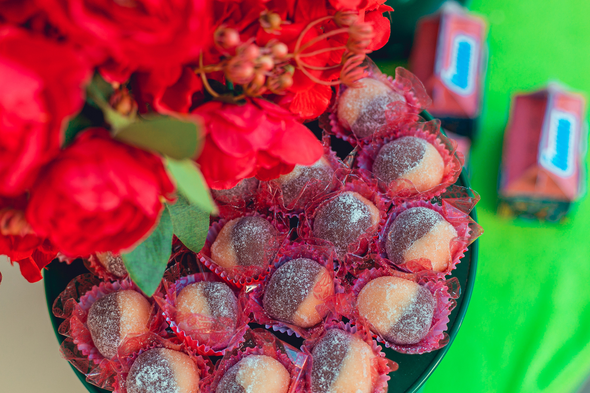 senhoritas fotografia salvador bahia aniversário infantil festa criança gabriel 3 anos idade decoração bolo super herois marvel homem aranha incrível hulk capitão américa super homem superman batman thor homem formiga