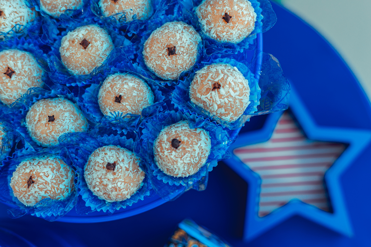 senhoritas fotografia salvador bahia aniversário infantil festa criança gabriel 3 anos idade decoração bolo super herois marvel homem aranha incrível hulk capitão américa super homem superman batman thor homem formiga