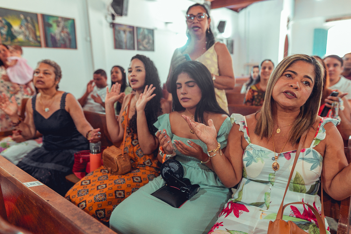 senhoritas fotografia batizado batismo igreja praia do forte sao francisco de assis foto fotografo fotografa