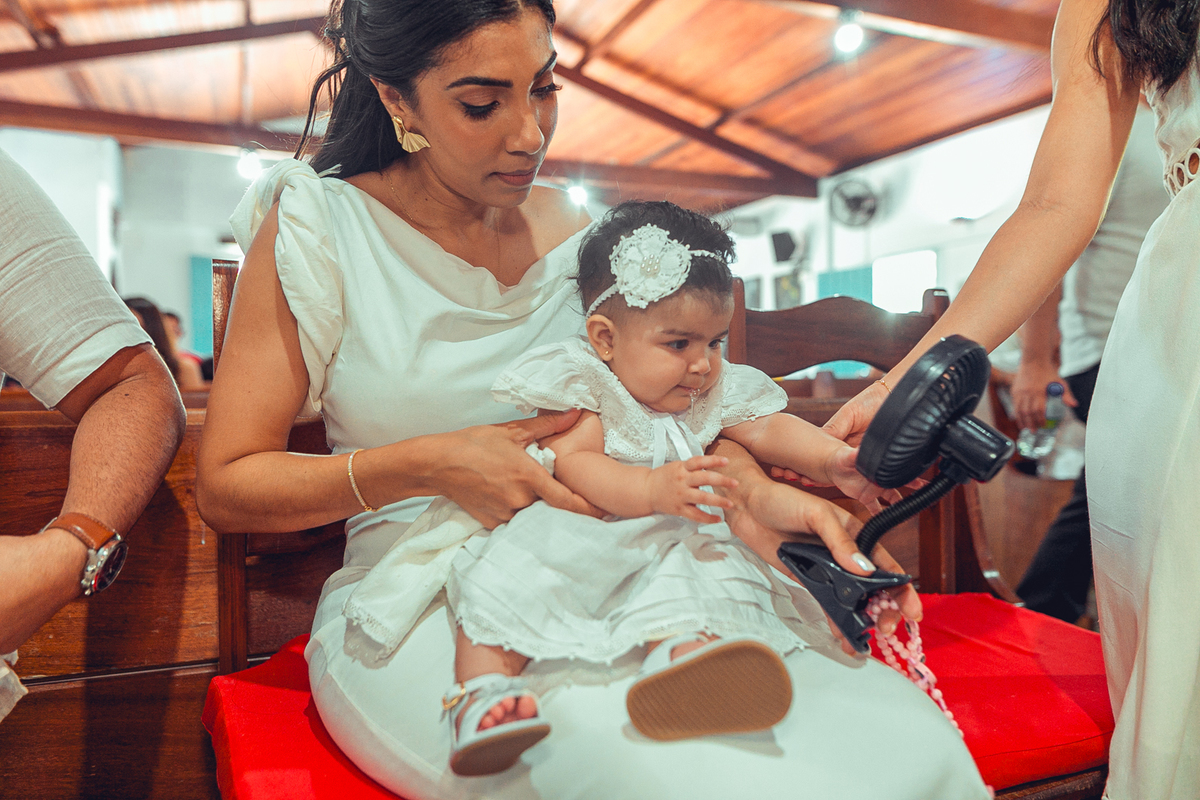 senhoritas fotografia batizado batismo igreja praia do forte sao francisco de assis foto fotografo fotografa