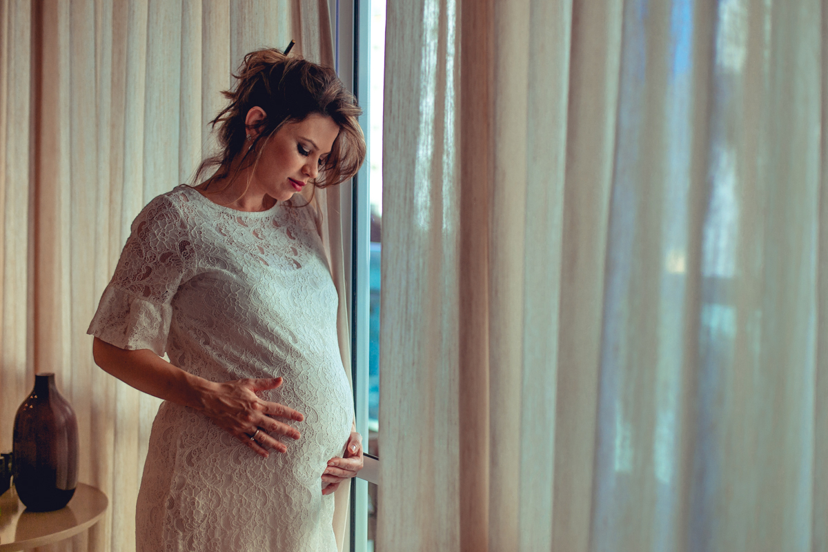 gestante faz ensaio natural em casa em salvador