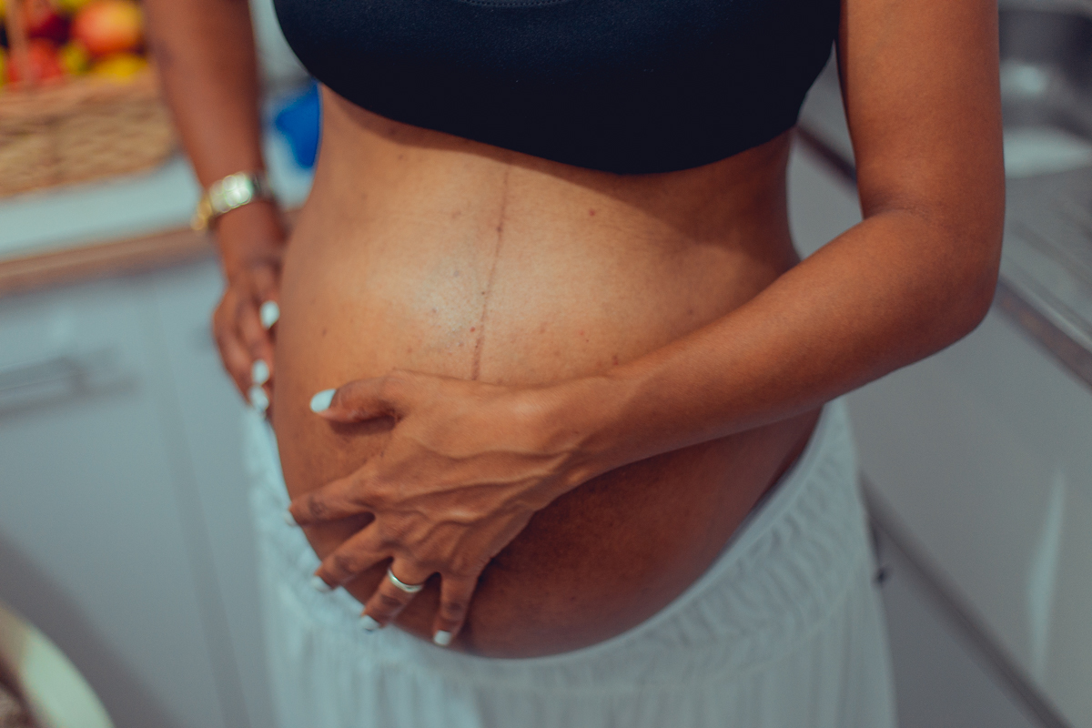 barriga da deusa de ebano contraida durante parto