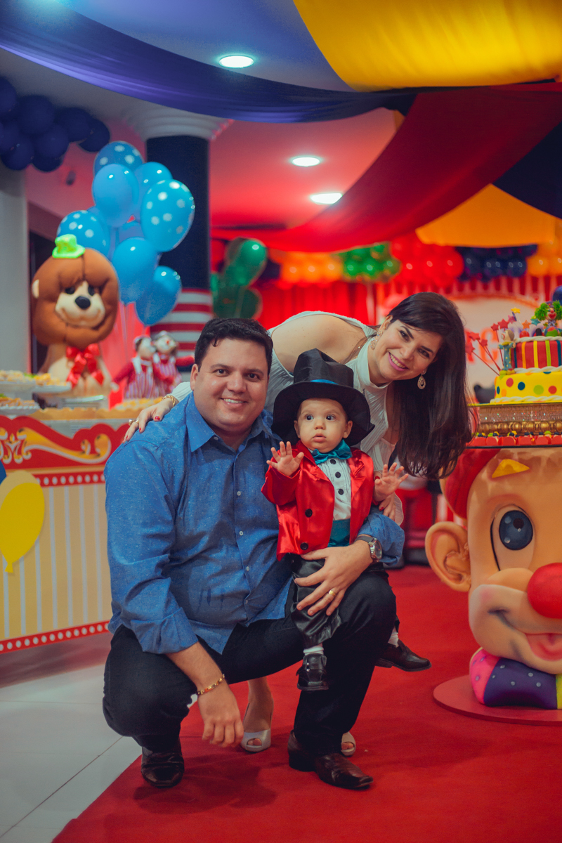 familia unida em festa circo em salvador