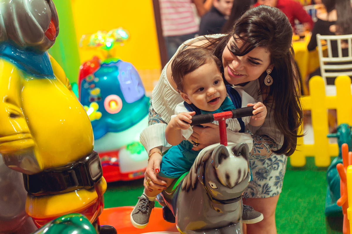 muita diversão e animação durante festa infantil em salvador