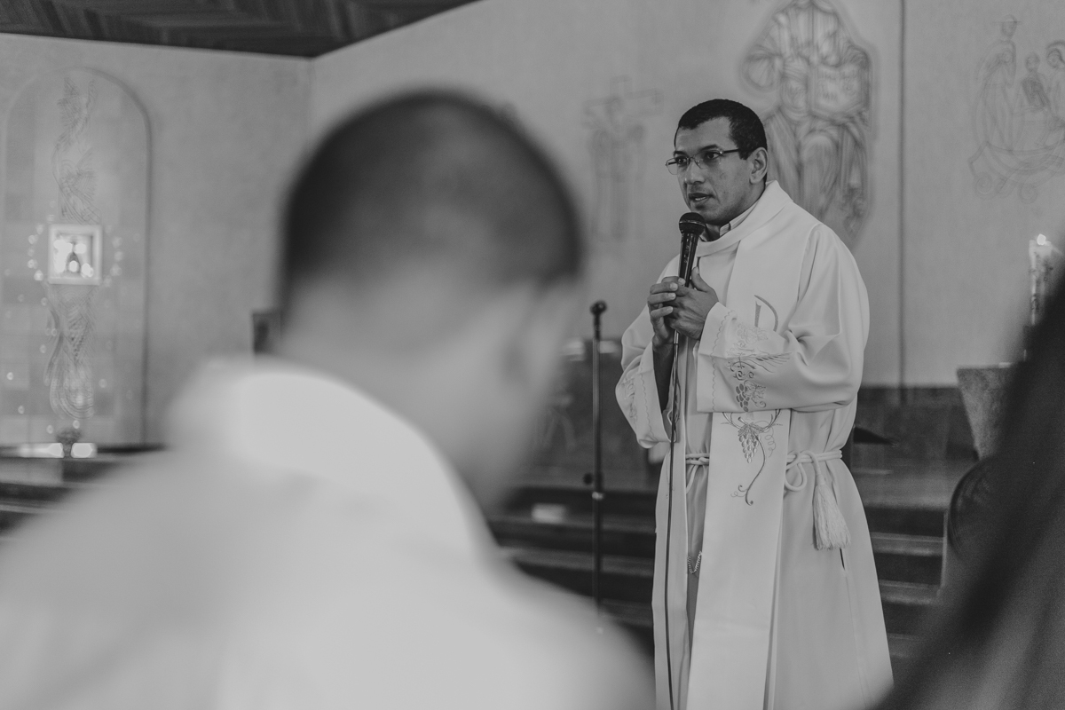 padre no batizado na igreja do imbui salvador
