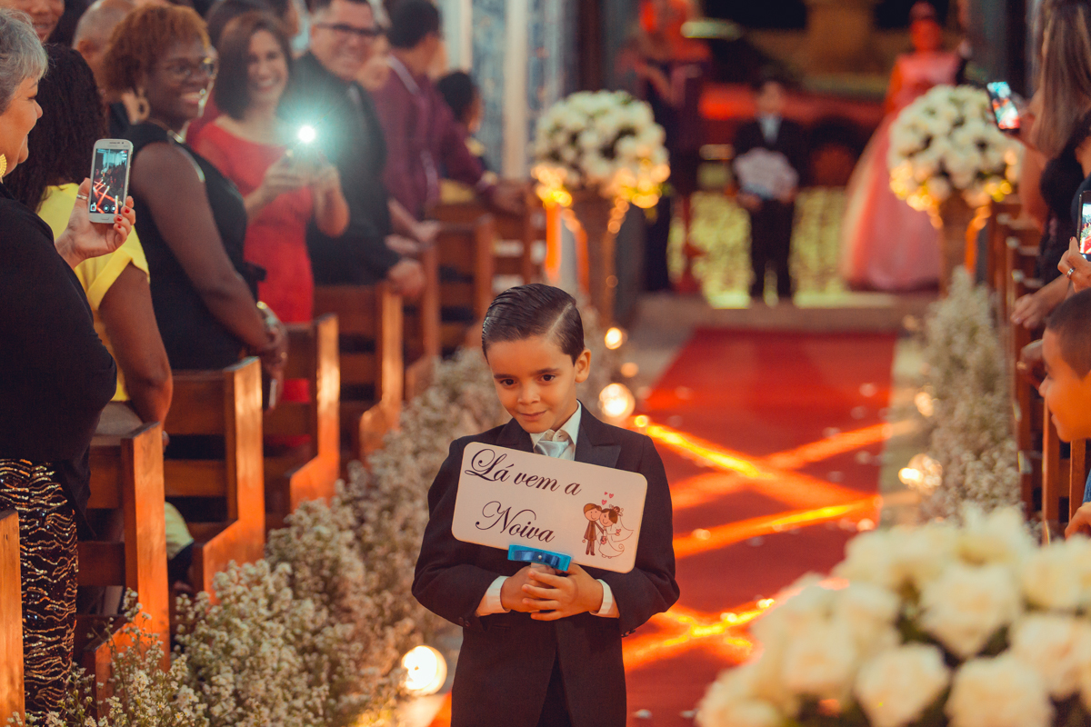 pagem com anunciando a noiva