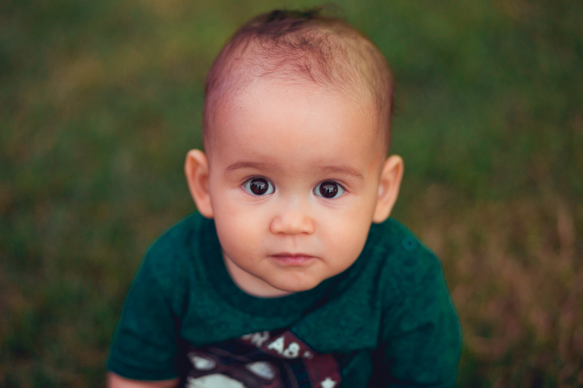 aniversariante curtindo festa de 01 ano