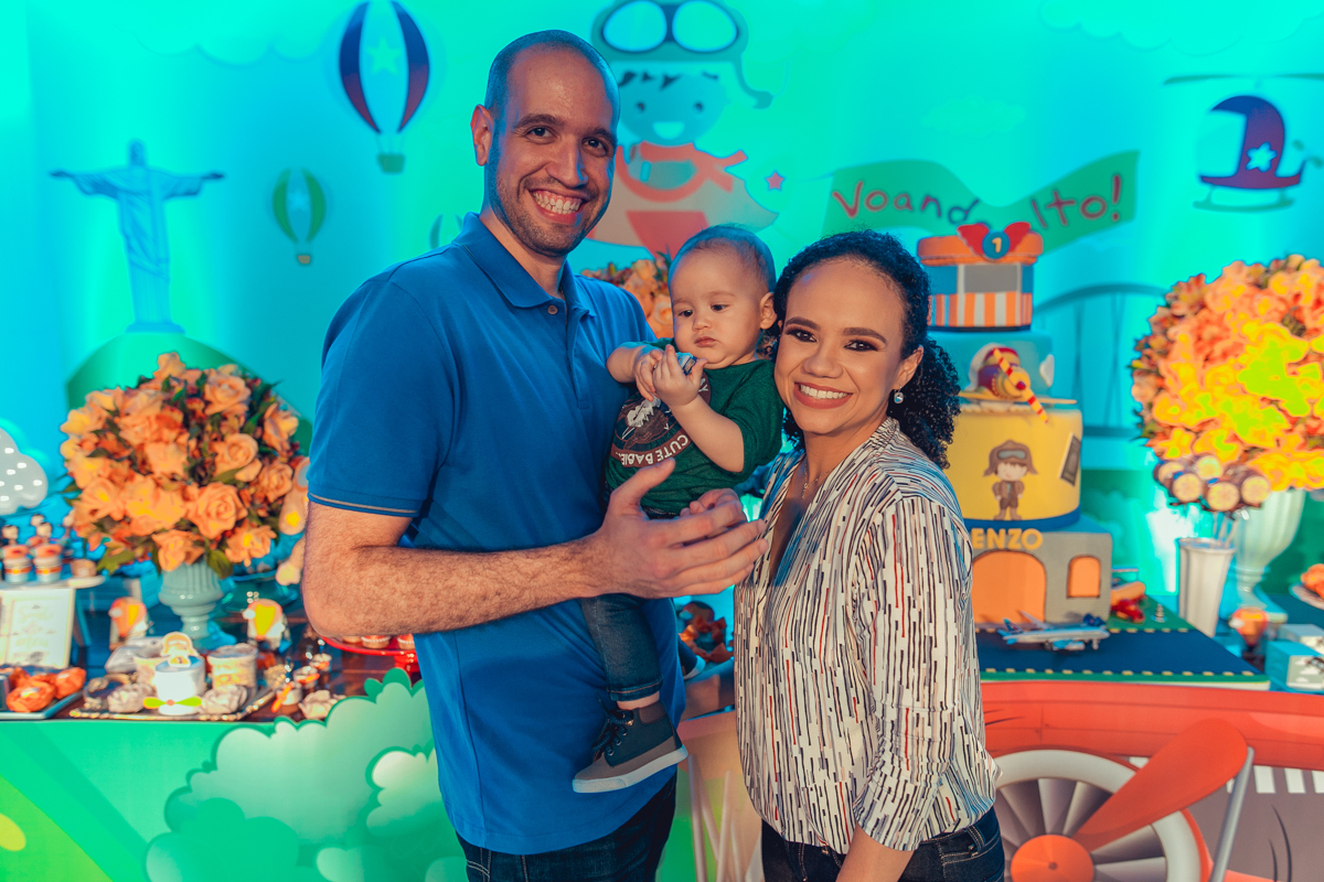 pai e mae curtindo sua festa