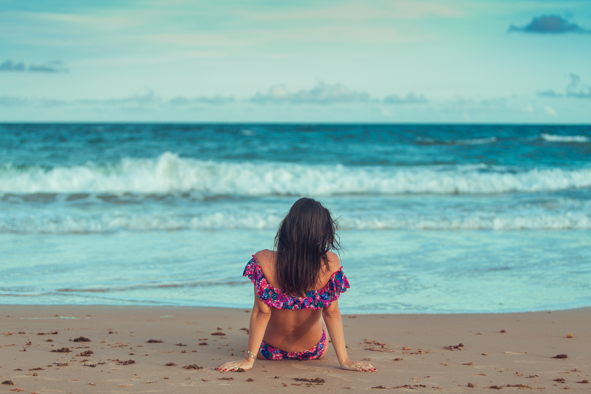 camila rabello na praia de busca vida