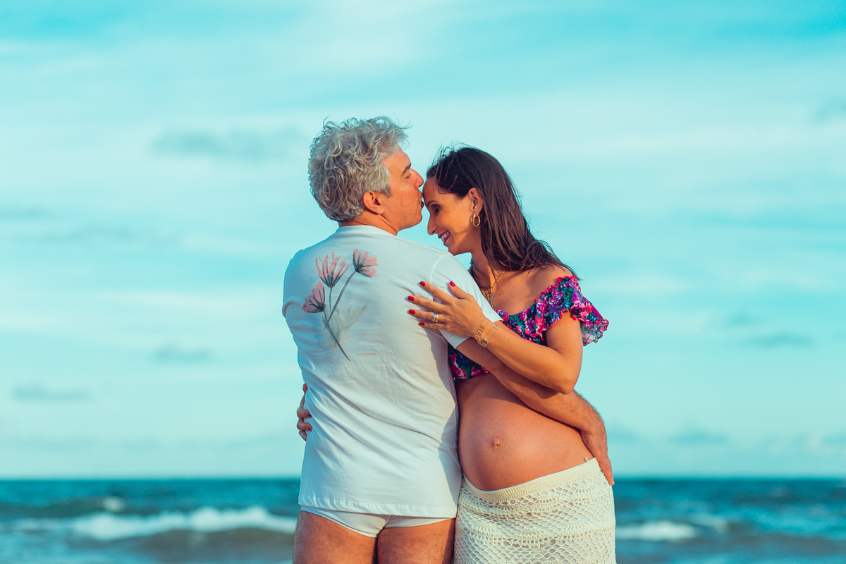lucas e camila rabello na praia de busca vida ensaio gestante lindo