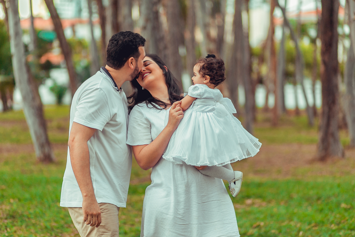 familia feliz durante ensaio fotografico em salvador