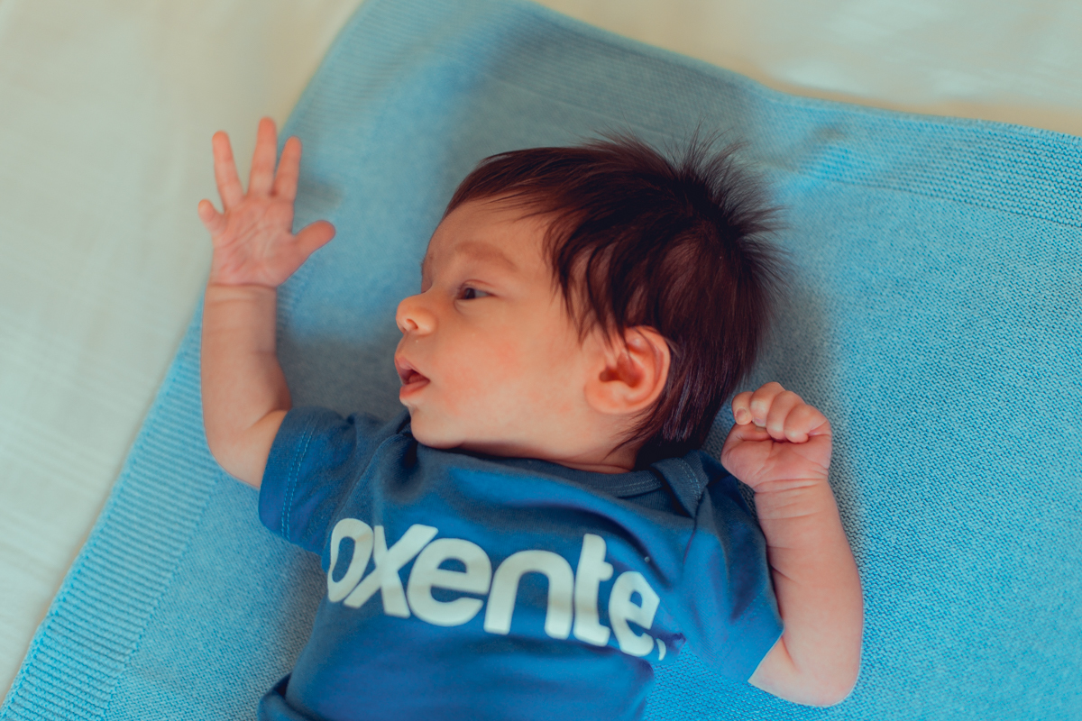 body oxente recem nascido em sessao de fotos em salvador