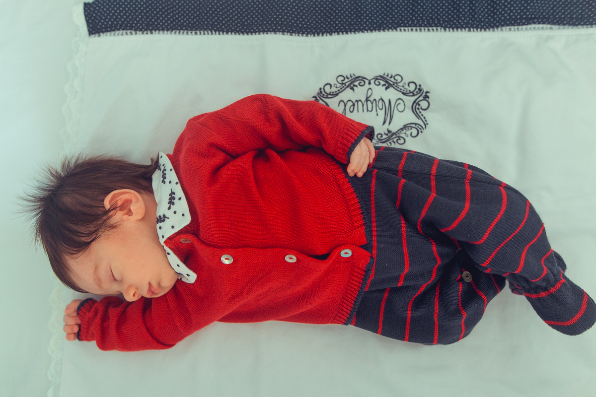 saida de maternidade azul e vermelha para recem nascido em salvador